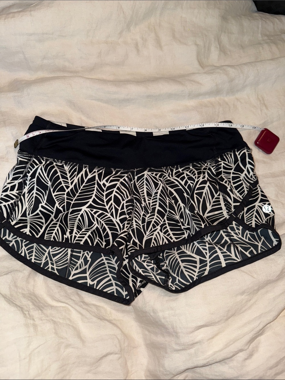 Lululemon Shorts size 4